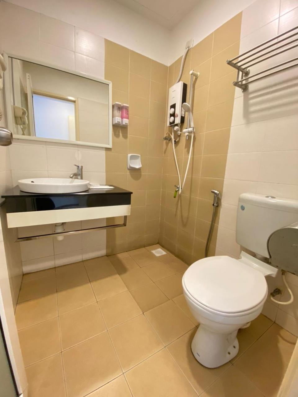 Havona Hotel - Taman Tropika Kulai Zewnętrze zdjęcie