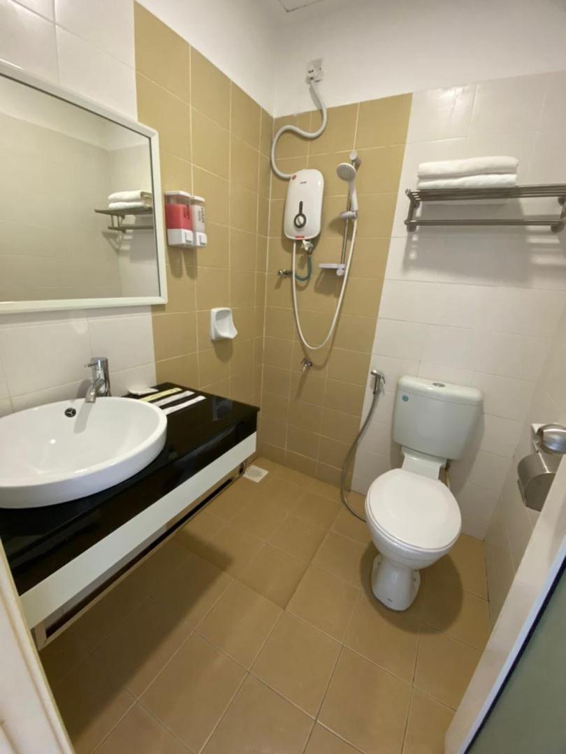 Havona Hotel - Taman Tropika Kulai Zewnętrze zdjęcie