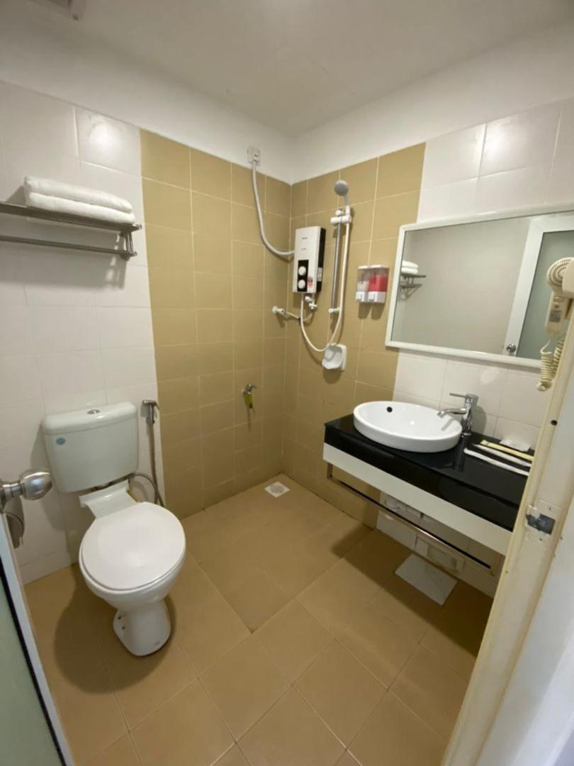 Havona Hotel - Taman Tropika Kulai Zewnętrze zdjęcie